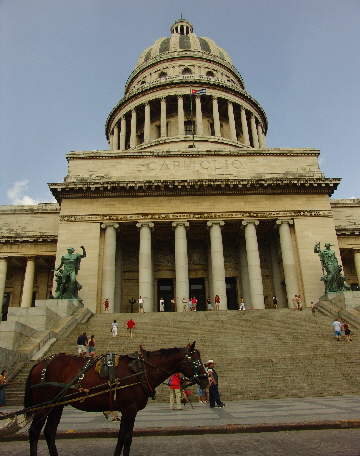 Capitol Kuba RundreiseDas Kapitol von Havanna in Kuba wurde 1929 als Sitz der Legislative gebaut und diente diesem Zweck bis 1959. 